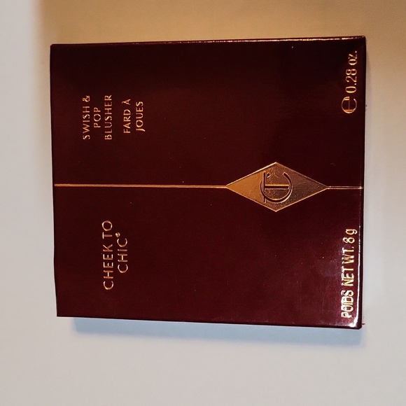 Charlotte Tilbury Cheek To Chic Swish & Pop Blusher: Love Glow, .28oz, NIB - Picture 5 of 9